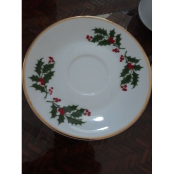 All The Trimmings Royal Gallery CHRISTMAS HOLLY Porcelain lided Mug & Saucer set - Picture 8 of 12